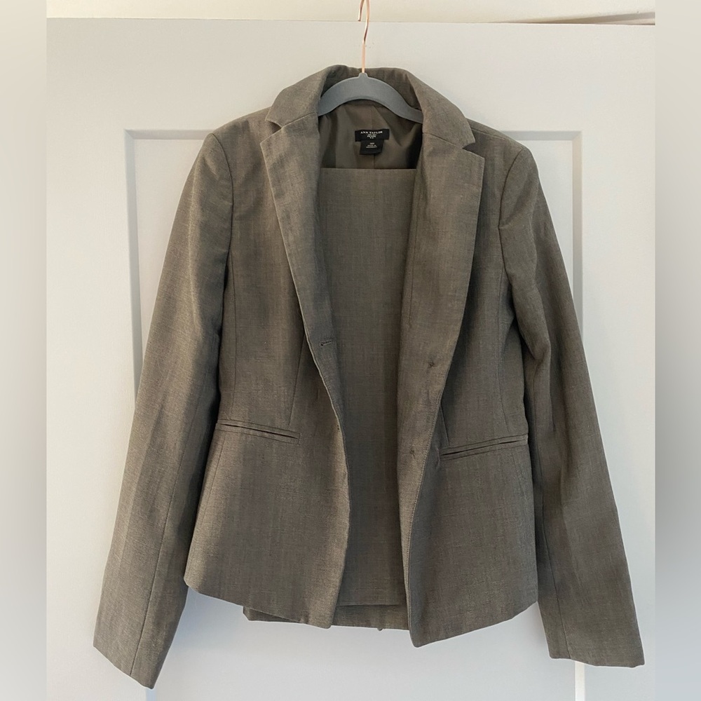Ann Taylor Petite Gray / Tan Tailored Jacket & Pant Suit 0P and 00P